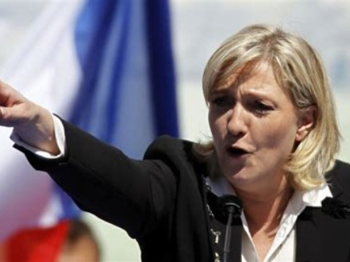 Sudbina Marine Le Pen visi o koncu: Osuđena na kućni pritvor, ali tehnički može na izbore 2027. godine
