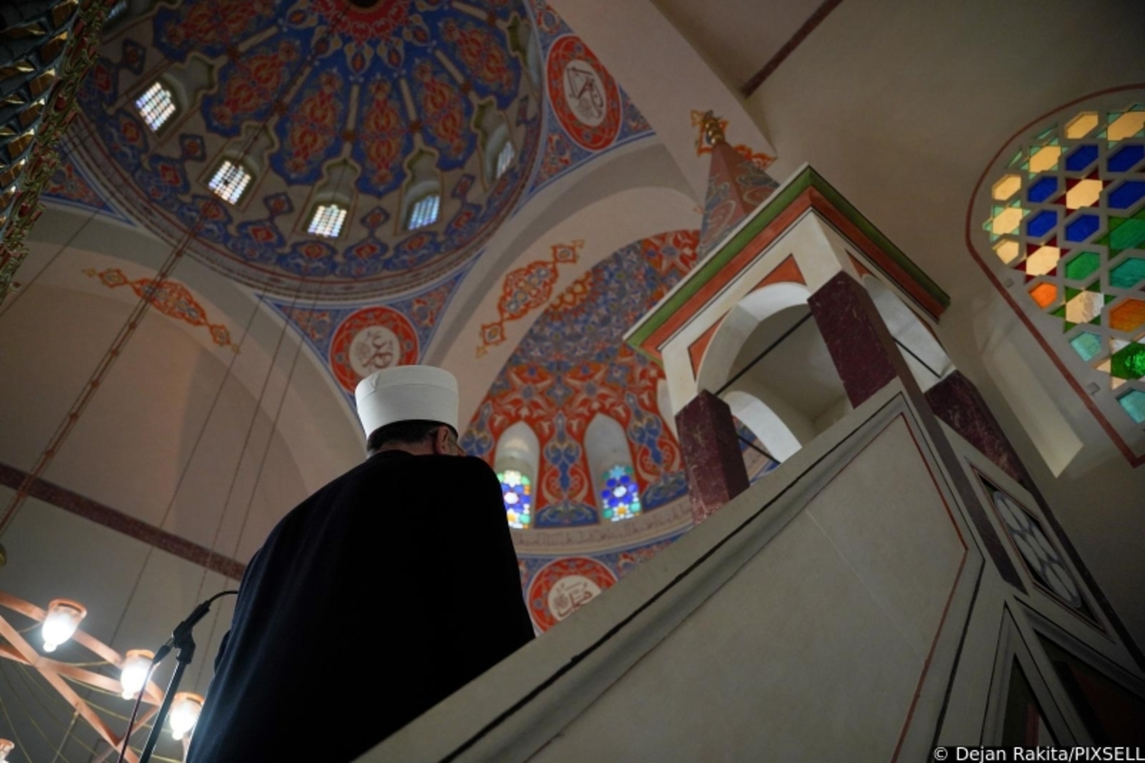 Krstovi u školama mogu, mahrame na sudu ne: Islam kao "problem" u sekularnoj BiH - slika 1