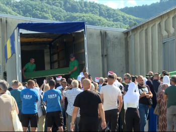 Tabuti sa žrtvama genocida stigli u Potočare