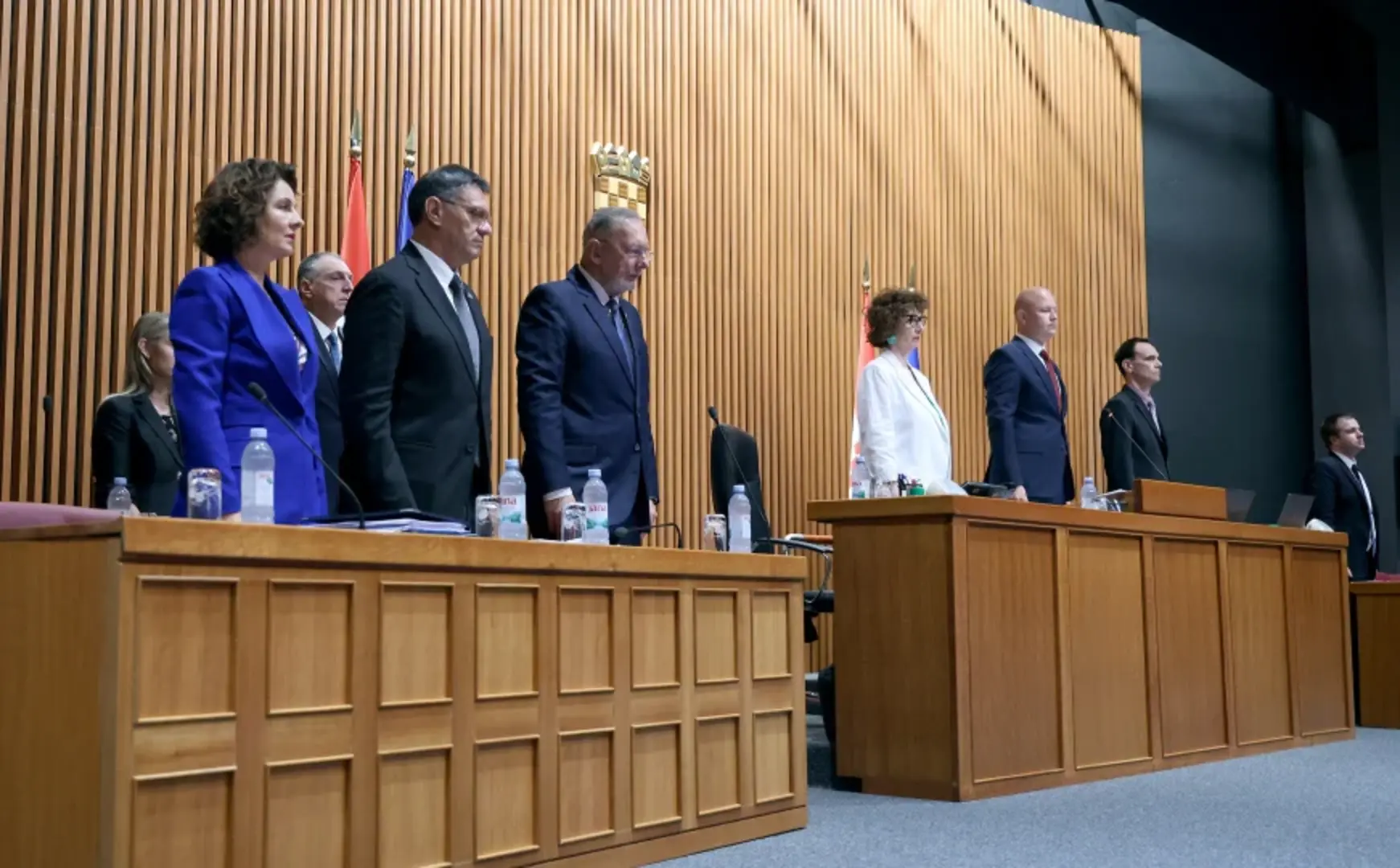 Hrvatski sabor odao počast žrtvama genocida u Srebrenici: Minuta šutnje za žrtve na početku sjednice - slika 1