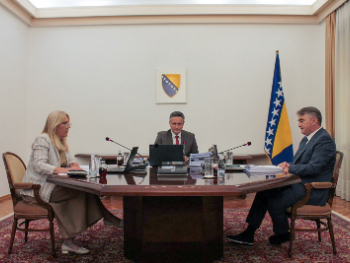Predsjedništvo BiH jednoglasno usvojilo Prijedlog budžeta za 2026. godinu: Finansiranje državnih institucija uvećano za pola milijarde KM