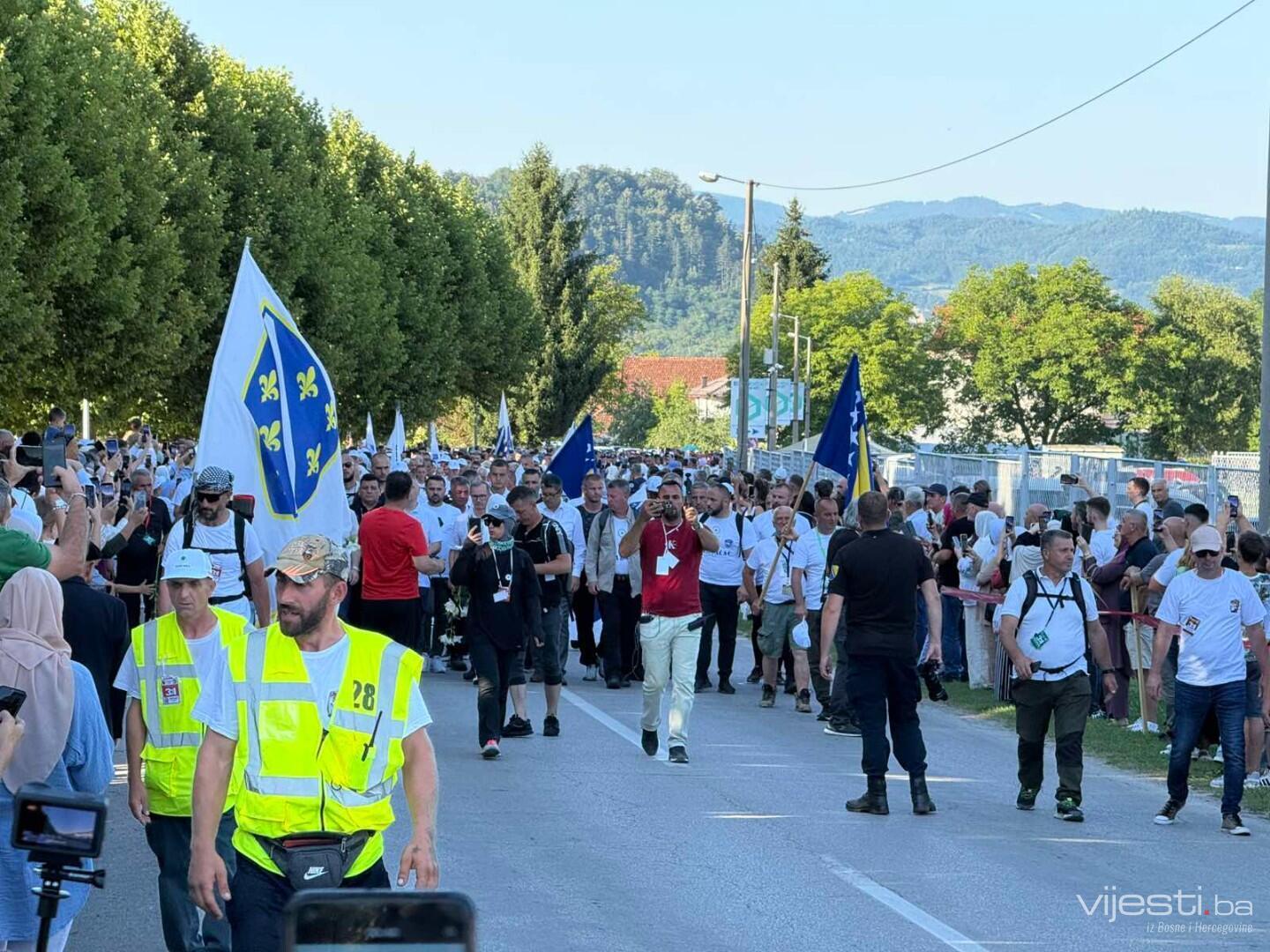 Učesnici Marša mira nakon trodnevnog pohoda stižu u Potočare