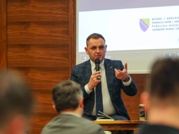 Mustafa Gradaščević: Masovna registracija dijaspore ključni odgovor na diskriminaciju Bošnjaka u Rs