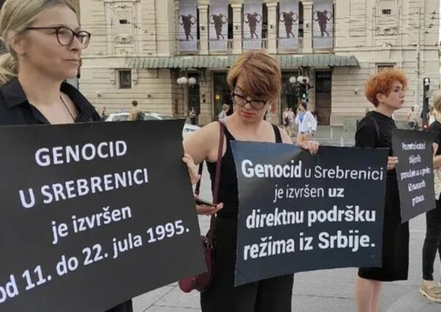 Žene u crnom u Beogradu odale počast žrtvama srebreničkog genocida - slika 1