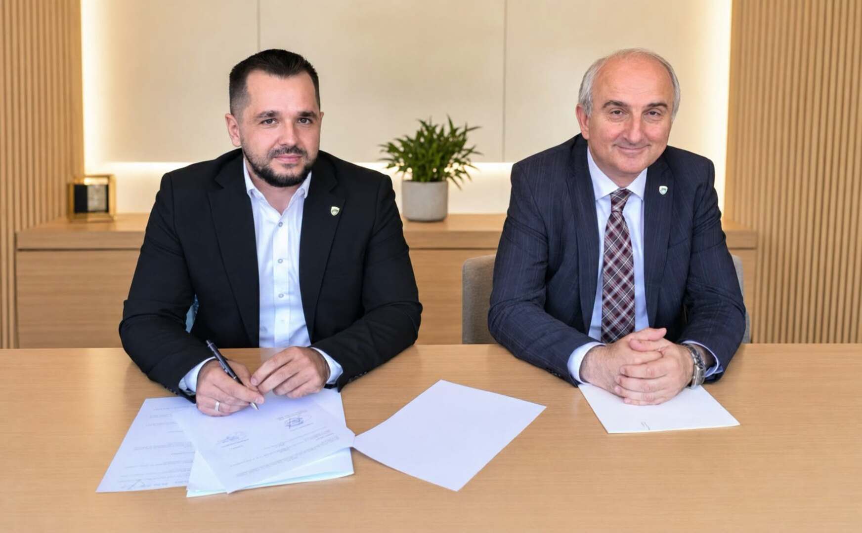 Milionska investicija u Tešnju: Potpisani ugovori za novi vodovodni sistem vrijedan dva miliona KM - slika 1