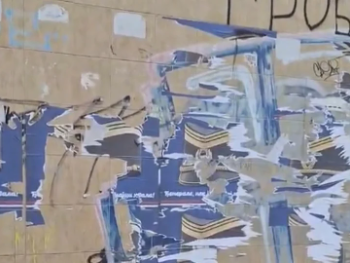 NOVI SAD: Građani skidali plakate podrške za Ratka Mladića