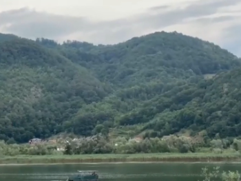 Povratnike s dženaze iz Potočara dočekali stihovi "Da Bog da se Srebrenica ponovila"