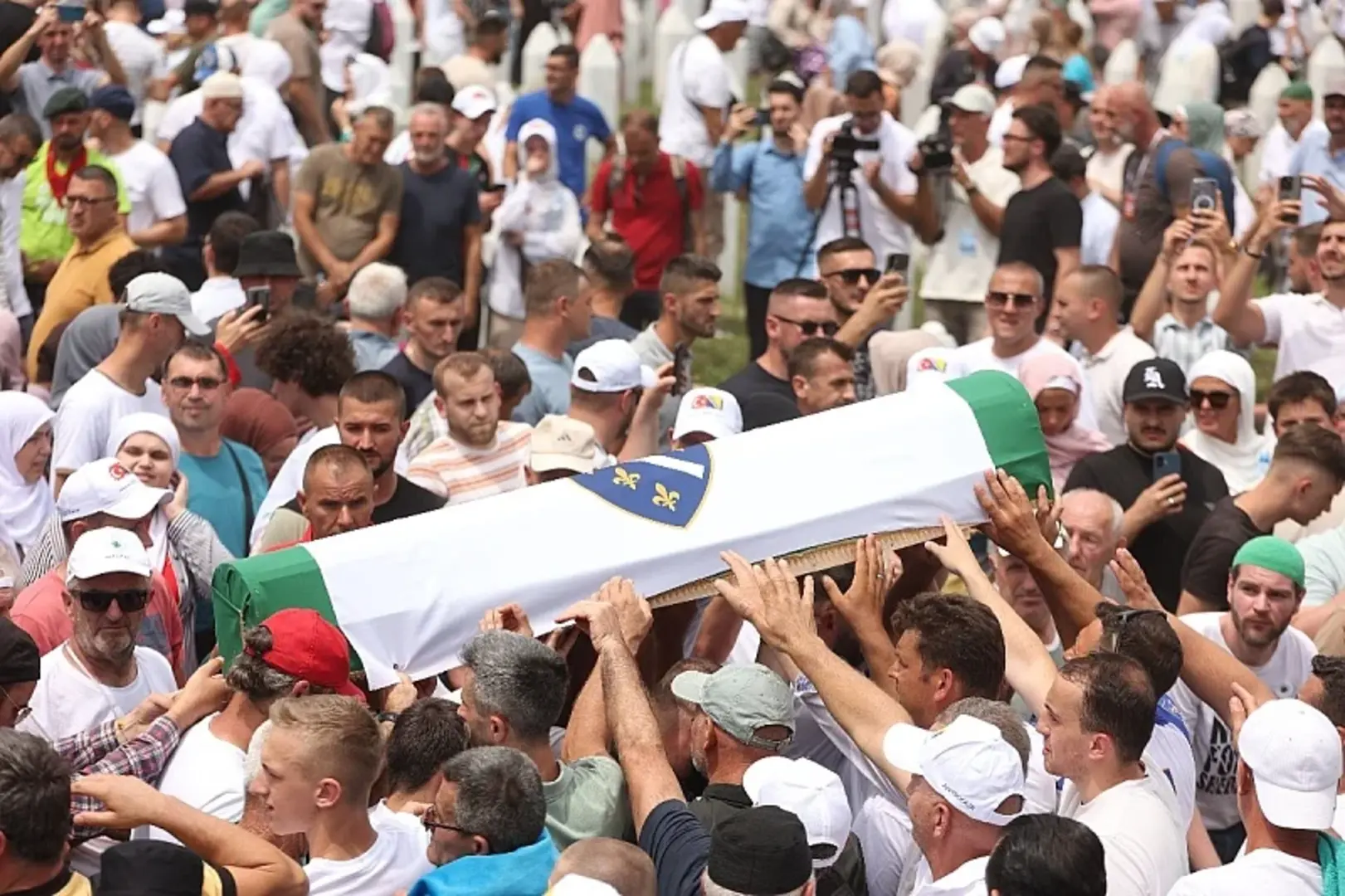 Vlada Kanade: Moramo obilježavati genocid u Srebrenici kako bismo osigurali pravdu i trajan mir - slika 1