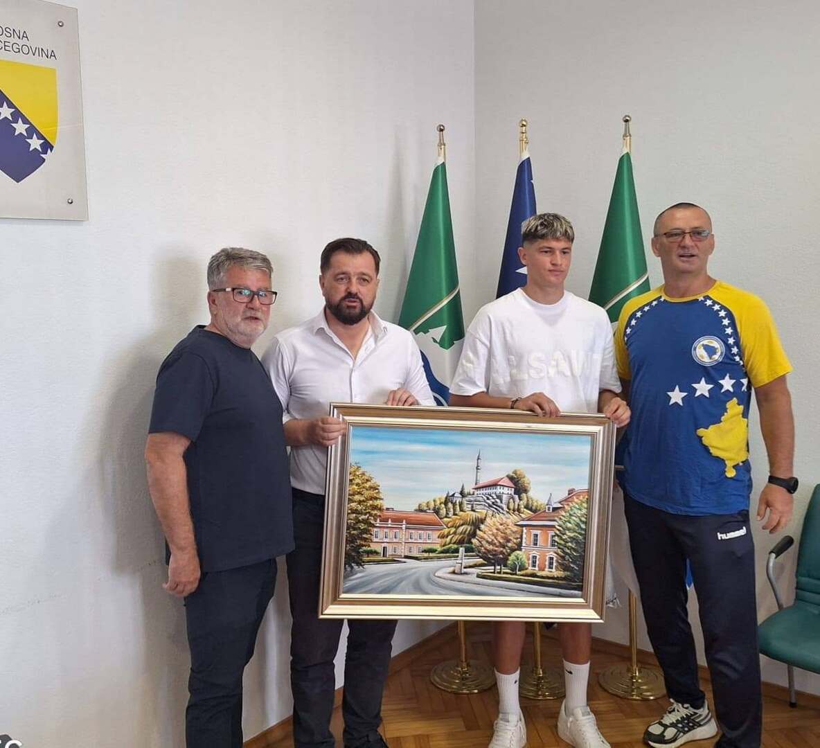 Cazin na nogama zbog Zmaja: Ogrešević ugostio Arjana Malića i poslao snažnu poruku - slika 6