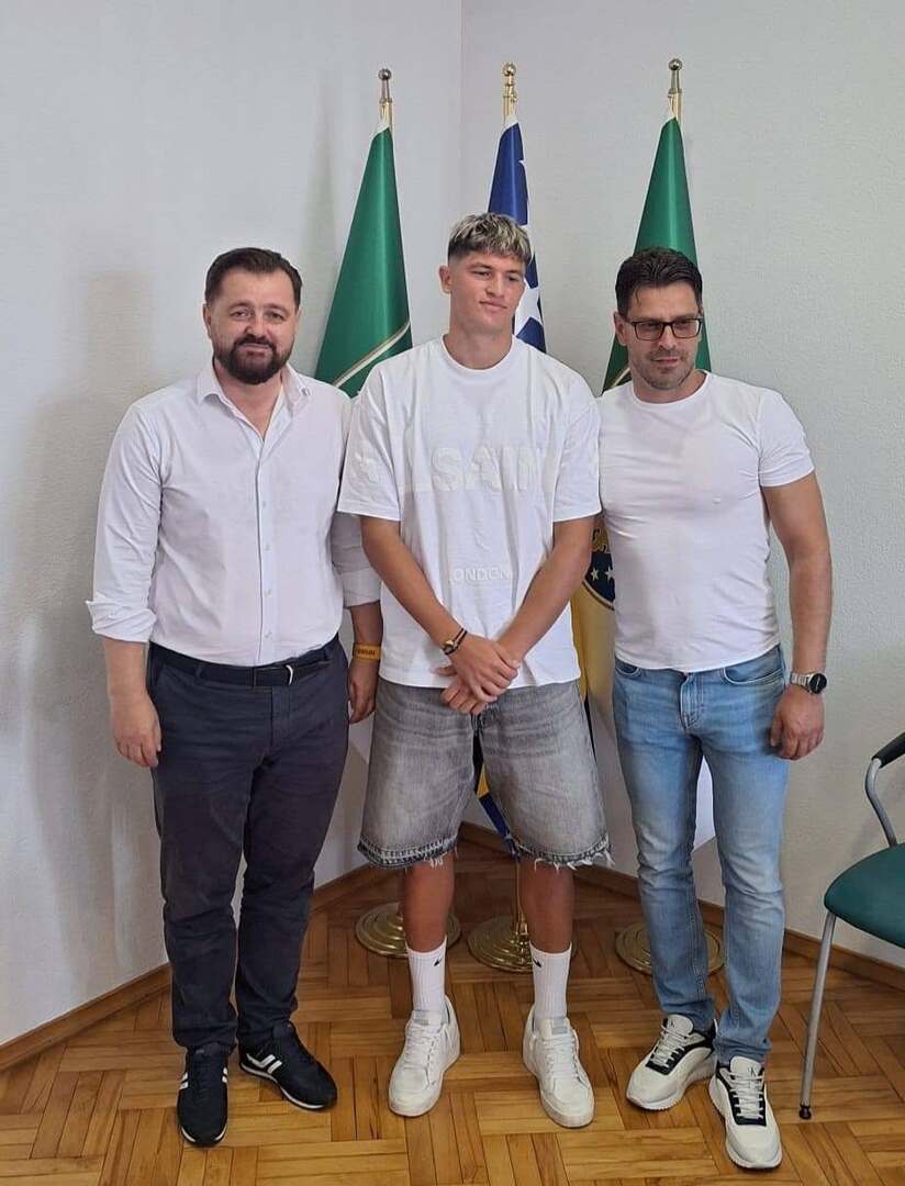 Cazin na nogama zbog Zmaja: Ogrešević ugostio Arjana Malića i poslao snažnu poruku - slika 5
