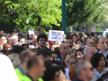 Vlada FBiH radnicima dala mrvice, poslodavcima olakšice, a ključni zakon u ladici
