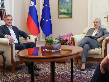Golob optužio vlast za kršenje ustava