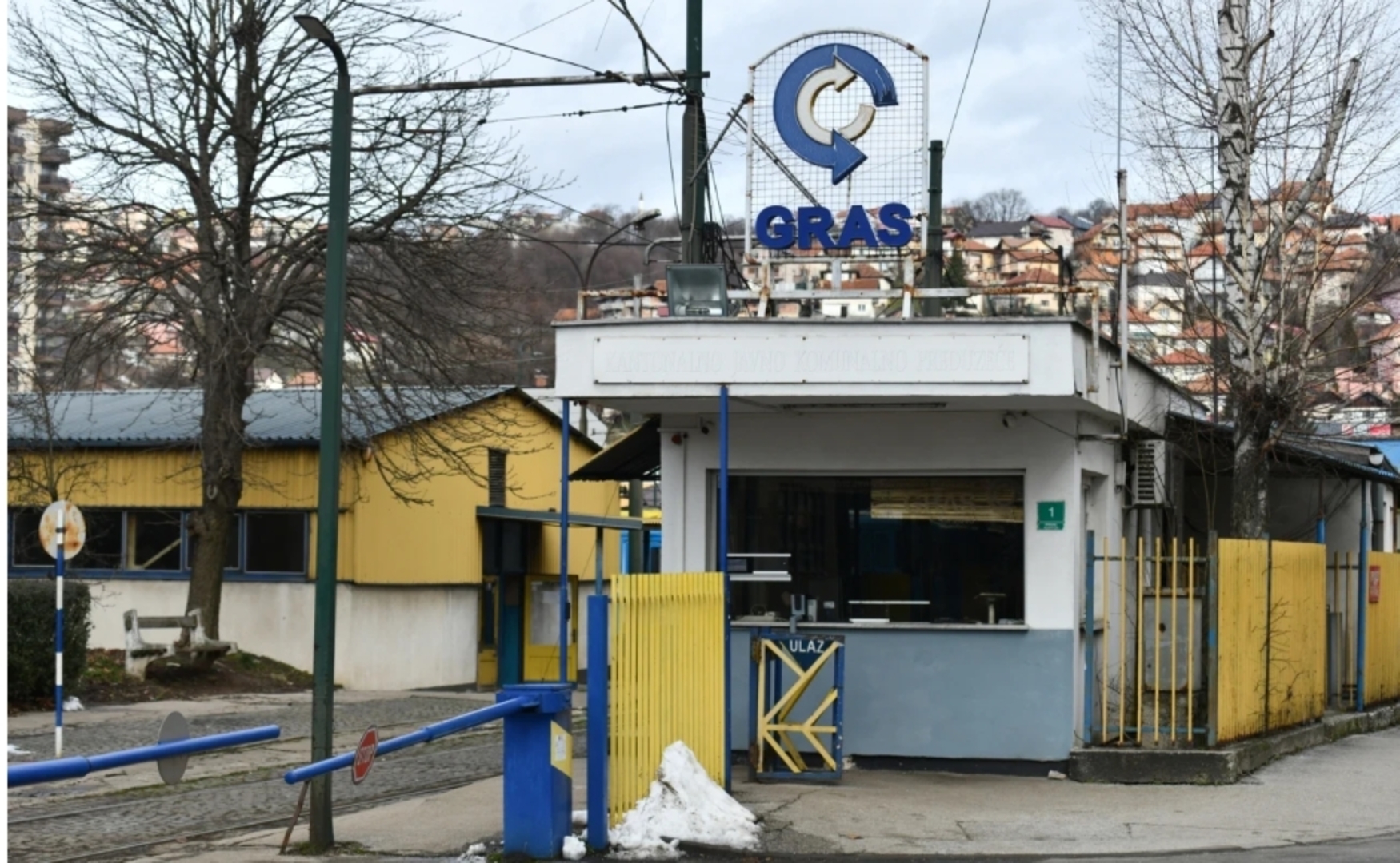 Vlada KS osigurala novac za penzionisanje radnika GRAS-a: Nastavlja se uplata neuplaćenih doprinosa