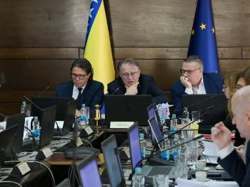 Prati li Vlada FBiH pomno statističke podatke kada određuje osnovice za svoje plaće, kao što se prati kod penzija?