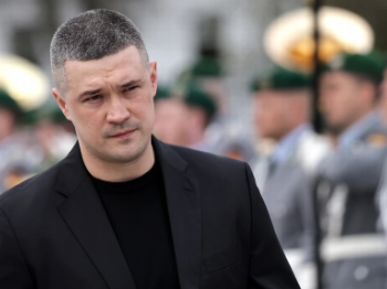 Hiljade Ukrajinaca protestuju zbog smjene ministra odbrane: „Rusija slavi, vraća se stari sistem“