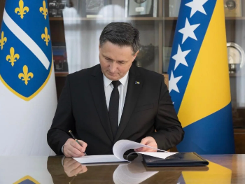 Ne prljaj zastavu, pobjeguljo!