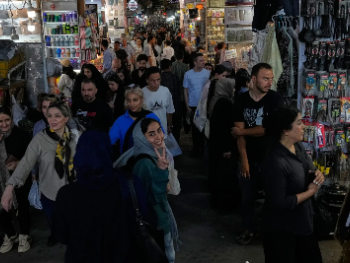 SAD proširio napade na Iran gađajući mostove i luku, Katar ponovo pod raketama