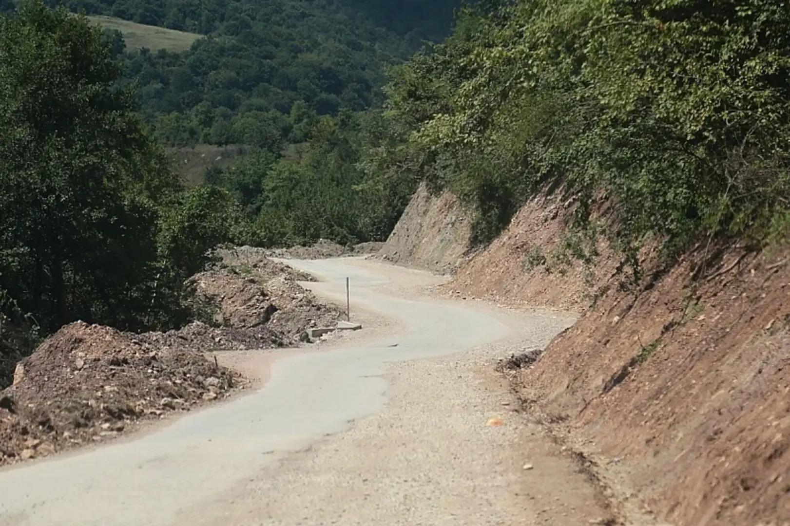 Za dvije godine trebala bi biti završena najzahtjevnija dionica puta Foča–Tjentište - slika 1