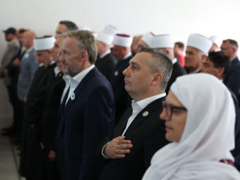 Izetbegović prisustvovao kolektivnoj dženazi u Kamičanima: „Trajna je obaveza čuvati istinu o zločinima u Prijedoru“