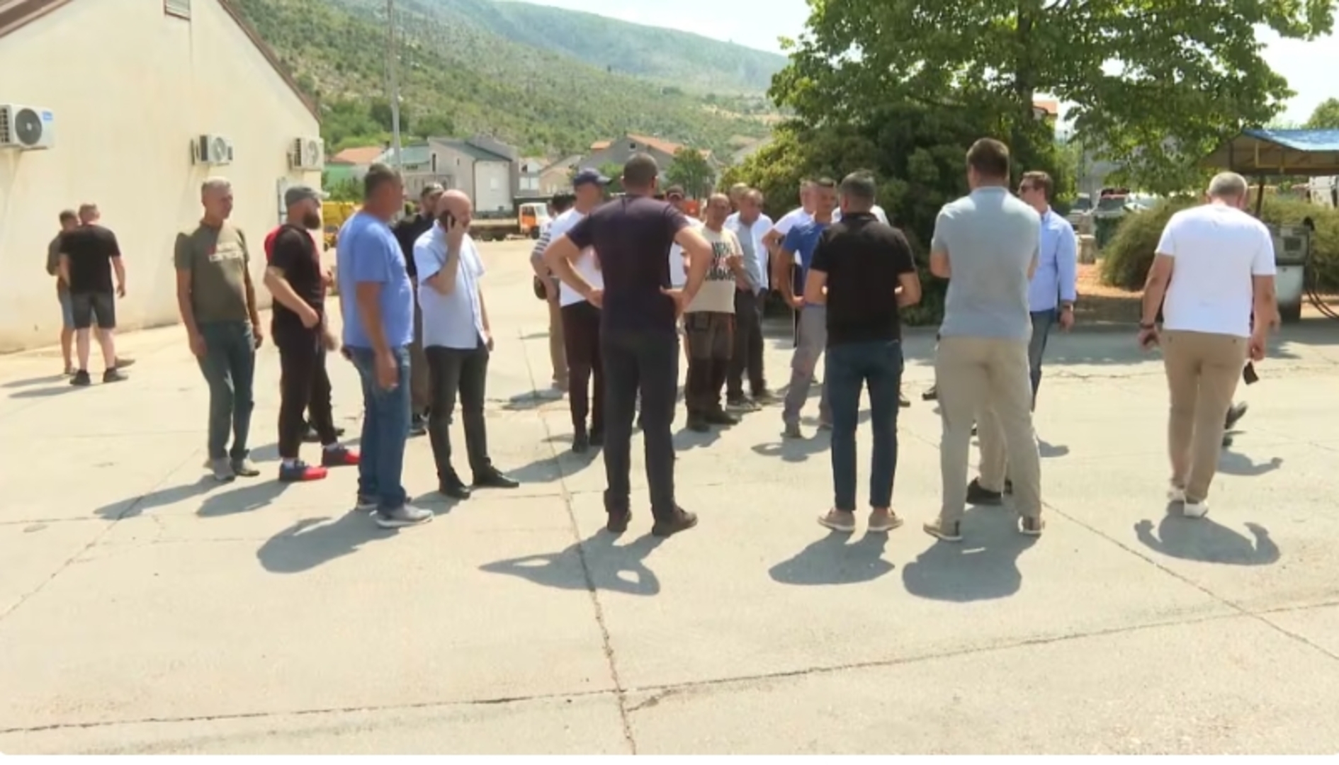 Dvije radne jedinice, 18 otkaza i komunalna kriza: Ko je odgovoran za haos u mostarskom preduzeću? - slika 1