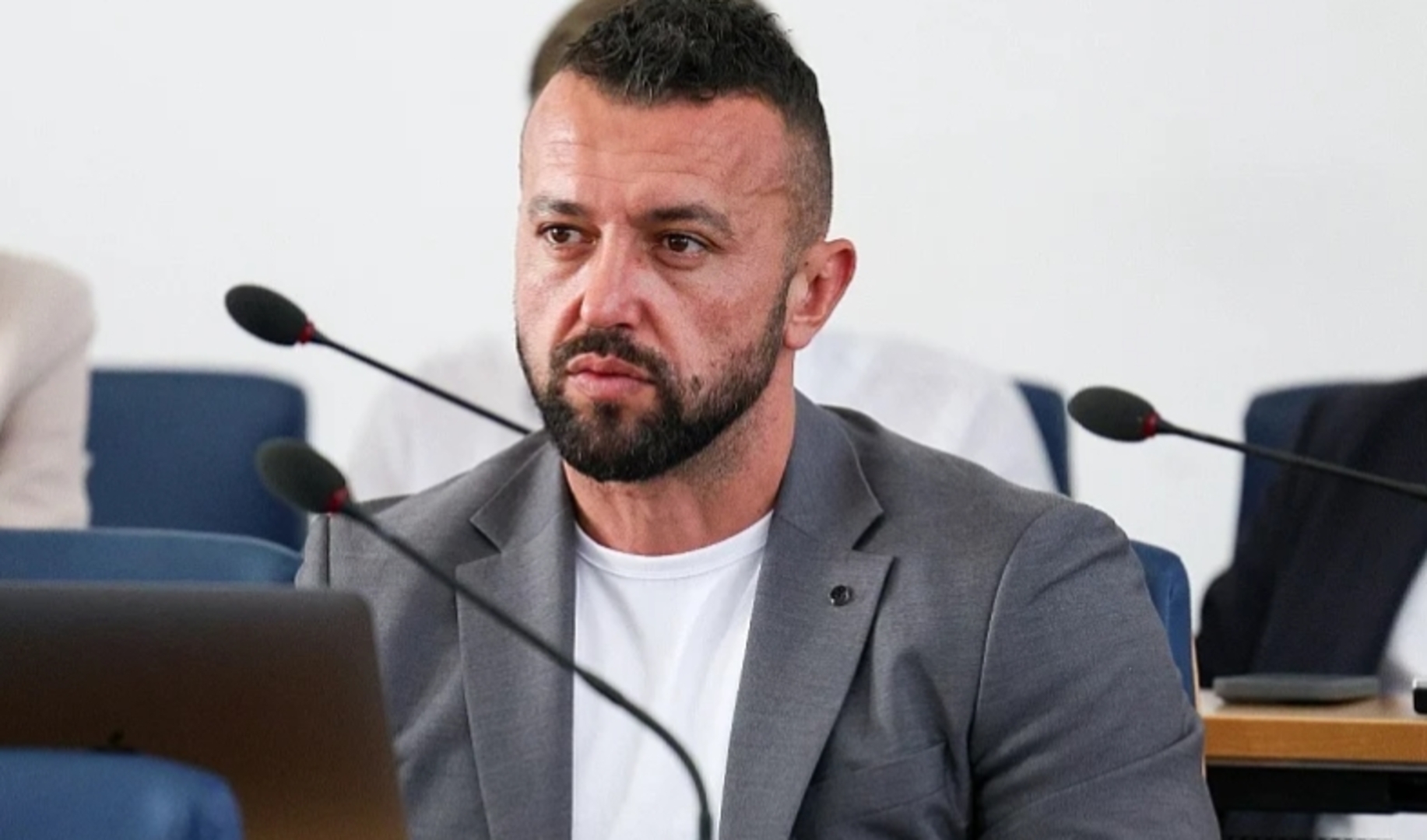 Adi Kalem podnio ostavku na stranačke funkcije, ali ostaje u SDA - slika 1