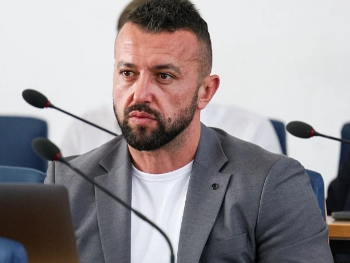 Adi Kalem podnio ostavku na stranačke funkcije, ali ostaje u SDA