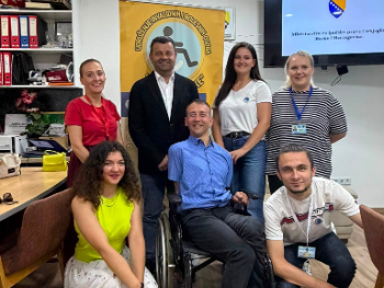 Ministar Hurtić posjetio Udruženje „Ruka podrške“ u Hadžićima