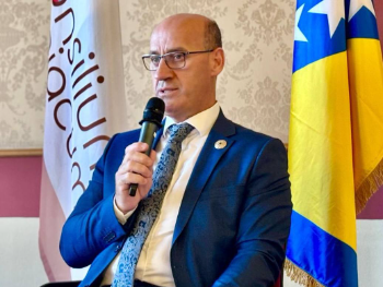 Salkić: Naš problem nije to što oni pjevaju, nego što nas uvjeravaju da prošlost treba zaboraviti