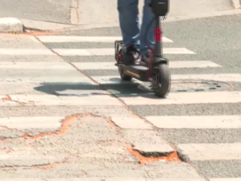 Tragedija pokrenula pitanje regulisanja upravljanja električnim romobilom u saobraćaju