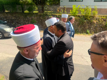 Nakon 84 godine od rušenja: Otvorena obnovljena Stara otočka džamija u Ripaču kod Bihaća