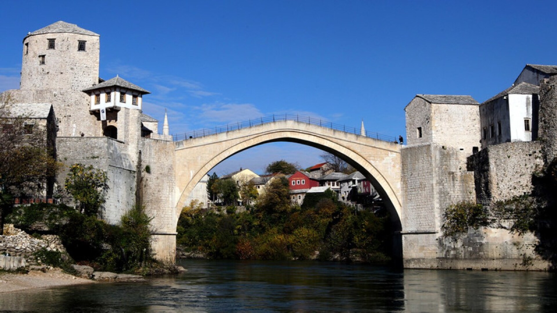 Danas se održavaju 460. tradicionalni skokovi sa Starog mosta - slika 1