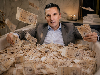 Kako je Elek zaradio prvi milion?