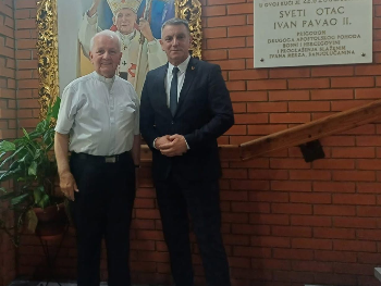 Previšić posjetio biskupa u miru Komaricu: Šutnja i kalkulacije dovele do egzodusa Hrvata iz Rs
