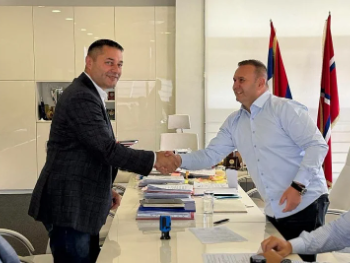 NAVALI NARODE: Elektrodistribucija dijeli koke nosilje