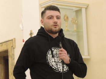 Razočarani HDZ-ovci: Kvragu, ipak je hrišćanin, i to katolik