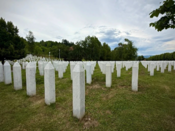 Memorijalni centar objavio izvještaj: Genocid u Srebrenici najviše negirao srbijanski režimski medij