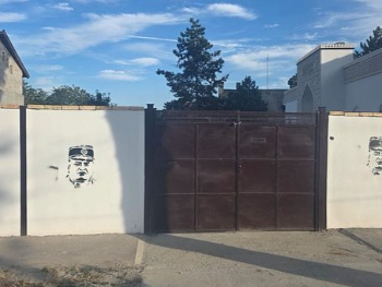 Mujanović upozorio na porast antibošnjačkog ekstremizma nakon skrnavljenja mesdžida u Somboru