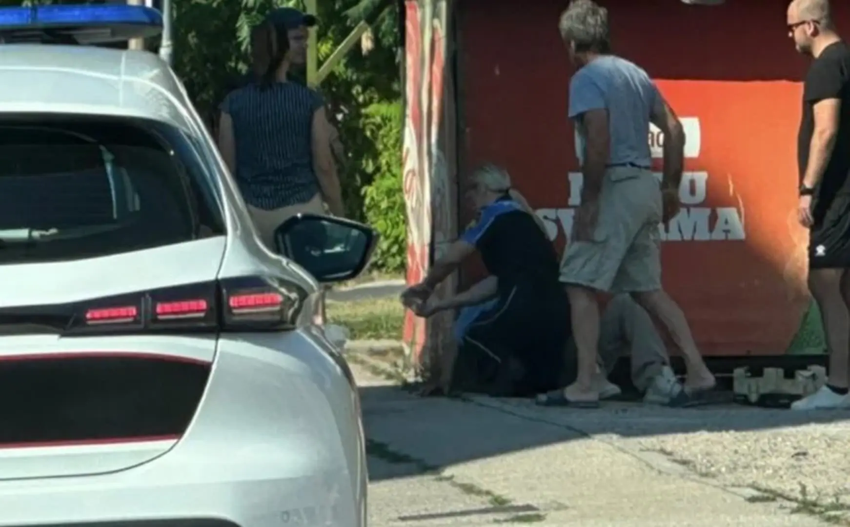 Ljudskost ispred uniforme: Gest mladih bihaćkih policajaca koji zaslužuje pohvalu - slika 1