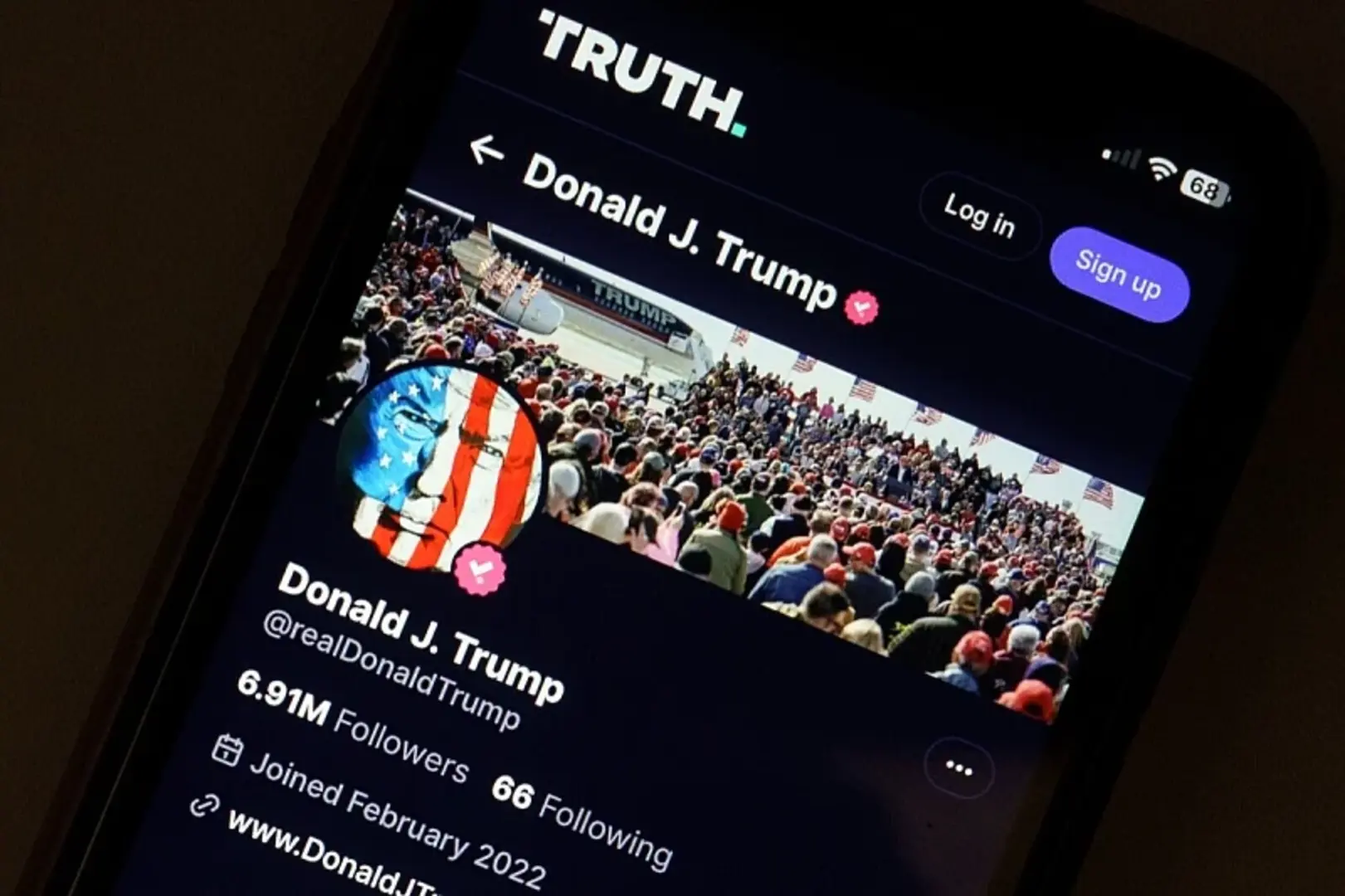 SVE JE BRUTO I NETO: Donald Trump prodaje rani pristup svojim objavama za 100.000 dolara mjesečno - slika 1