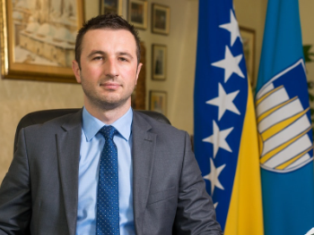 "Bosna ima i mrkog medvjeda i običnog međeda. Milorade Dodiče!"