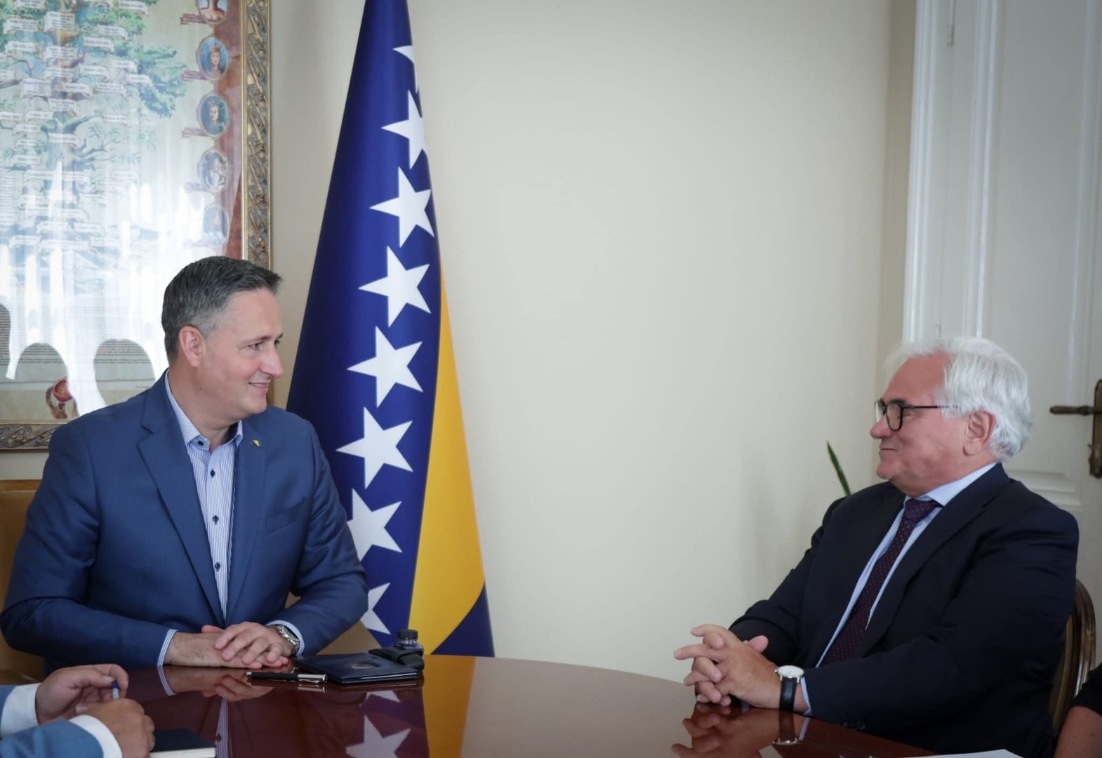 Bećirović razgovarao s njemačkim ambasadorom Grannasom - slika 1