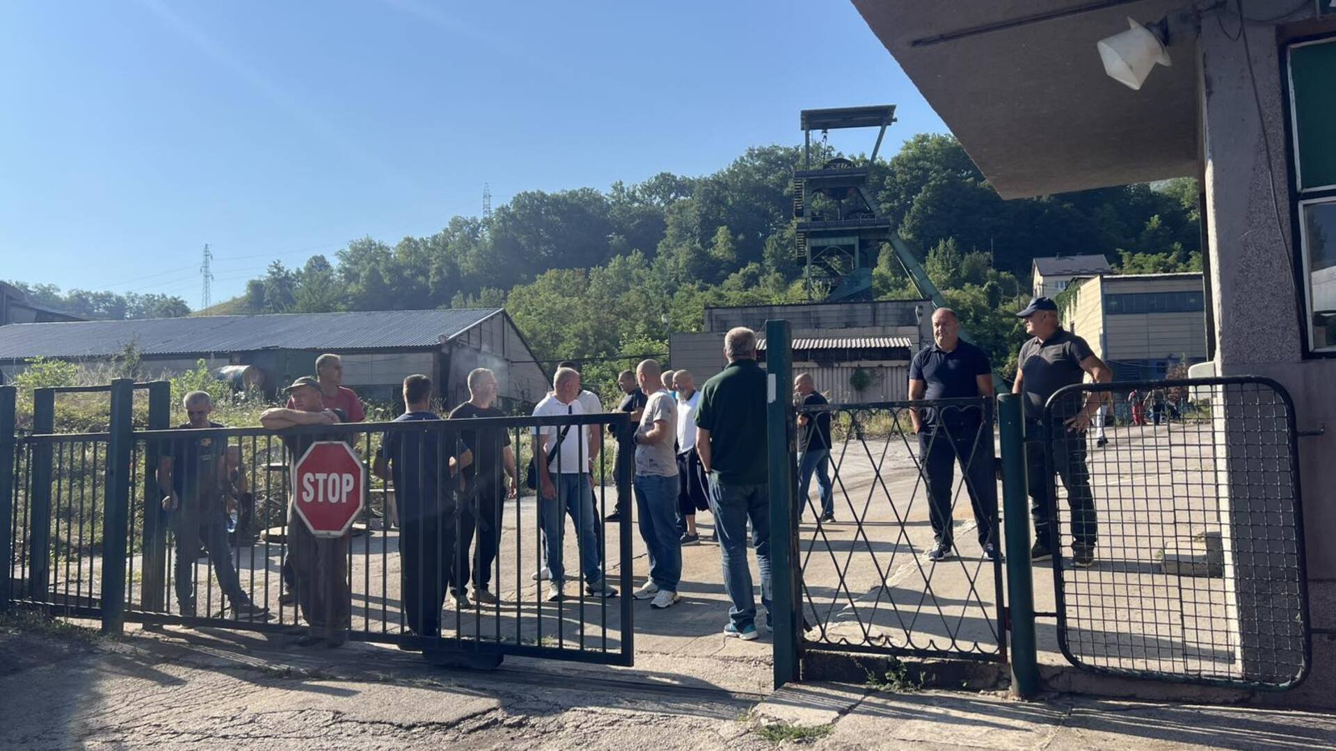 ŠTRAJK: Zenički rudari se zatvorili u jami! - slika 1