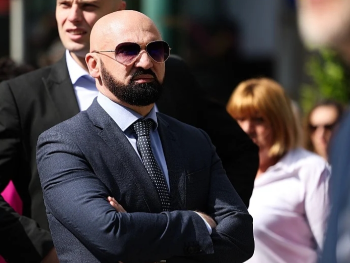 "Vrijeme je za snagu naroda" je slogan kojim stranka Rame Isaka izlazi na izbore