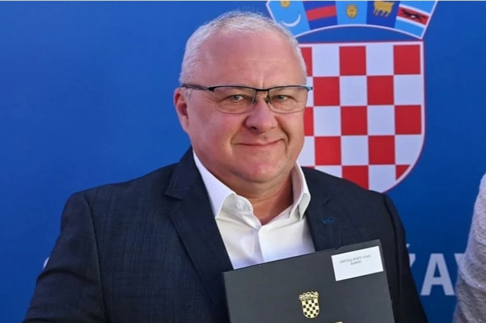 Načelnik u Hrvatskoj uhapšen jer je sa sinovima napao automobil u kojem su se nalazili 31-godišnjak i beba - slika 1