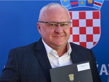 Načelnik u Hrvatskoj uhapšen jer je sa sinovima napao automobil u kojem su se nalazili 31-godišnjak i beba