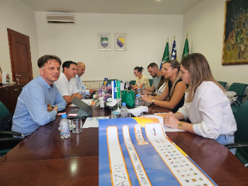 Grad Cazin i Fondacija Mozaik podržali dva nova mikrobiznisa mladih
