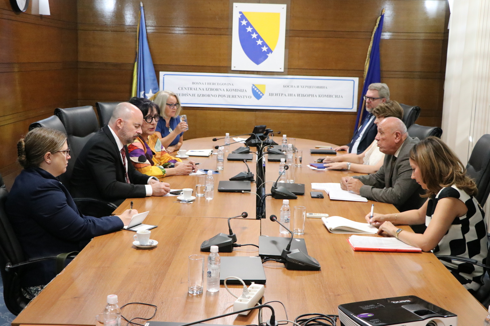 CIK BiH i predstavnik Ambasade SAD razgovarali o pripremama za Opće izbore 2026. - slika 1