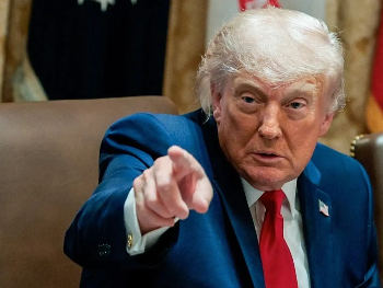 Iranci planirali oboriti Trumpov avion raketon zemlja - zrak