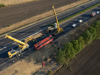Mađarska: 12 mrtvih u prevrtanju autobusa
