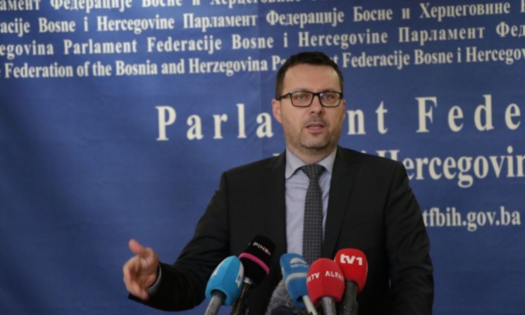 Džindić prozvao Lakića: „Manje hvalisanja, a više odgovora“ - slika 1